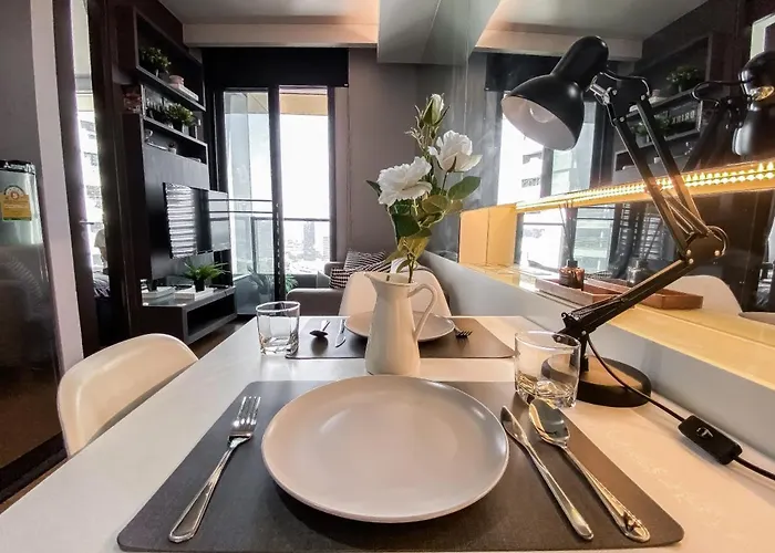 Apartment Upscale High-rise 1br - Ultra Fast Wifi - Phrom Phong *