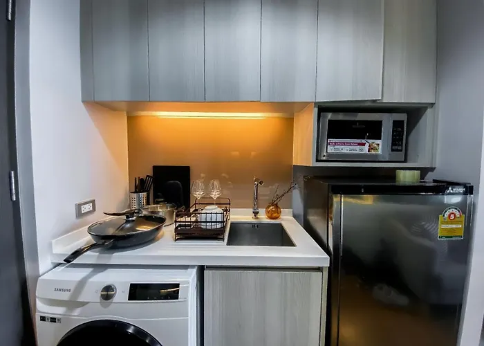 Upscale High-rise 1br - Ultra Fast Wifi - Phrom Phong Apartment Bangkok