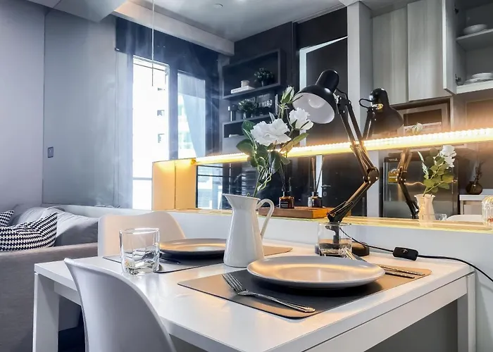 Upscale High-rise 1br - Ultra Fast Wifi - Phrom Phong Apartment *