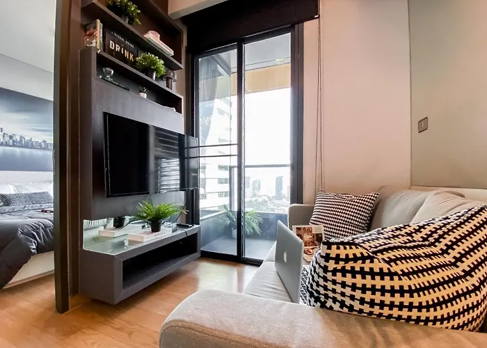 Apartment Upscale High-rise 1br - Ultra Fast Wifi - Phrom Phong *